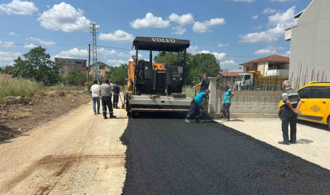 Kartepe’de Köseköy Mahallesi ve Ertuğrulgazi Mahallesi’nde asfalt serim işlemleri gerçekleştirildi.