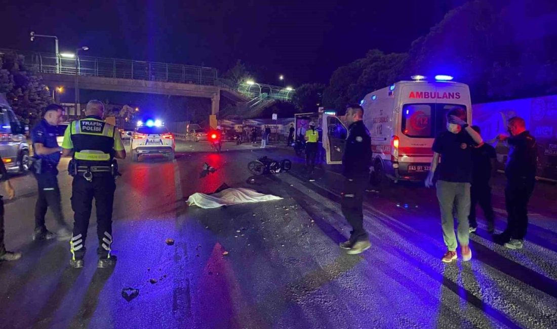 Kocaeli’nin İzmit ilçesinde geçmek istediği tıra takılarak düşen motosiklet sürücüsü