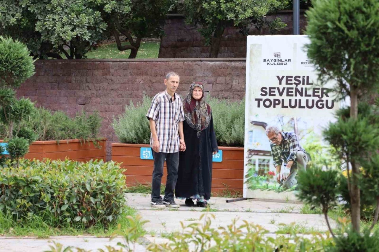 Kocaeli’nin İzmit ilçesindeki Saygınlar Kulübü, 45 yıllık evliliklerinin sırrını "karşılıklı