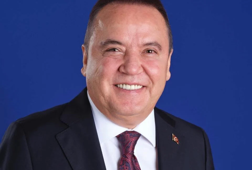 Antalya'da rüşvet soruşturması kapsamında tutuklanan ve görevinden uzaklaştırılan Büyükşehir Belediye