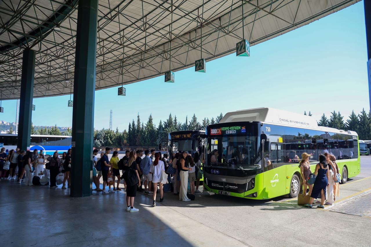 Kocaeli Büyükşehir Belediyesi’nin sahillere ulaşımı kolaylaştıran hattı 800CK, 1 ayda