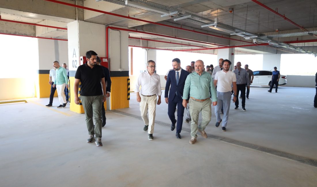 Büyükşehir Belediyesi Genel Sekreter Dr.  Kartepe’deki projelere incelemelerde bulunarak