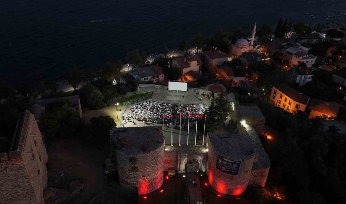 Gebze’de bulunan tarihi Eskihisar Kalesi’nde vatandaşlara "7. Koğuştaki Mucize" filmi