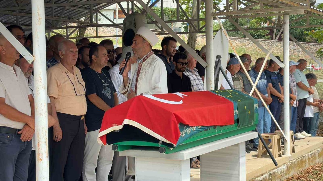 Sapanca Gölü’nde temizlik çalışması sırasında yüzeye çıkamayarak hayatını kaybeden ve