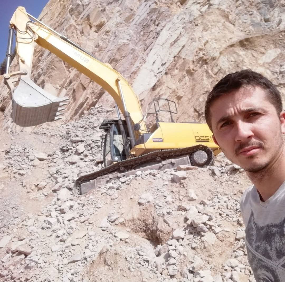 Kocaeli’nin Kartepe ilçesinde yapımı süren hipodrom tribün inşaatında meydana gelen