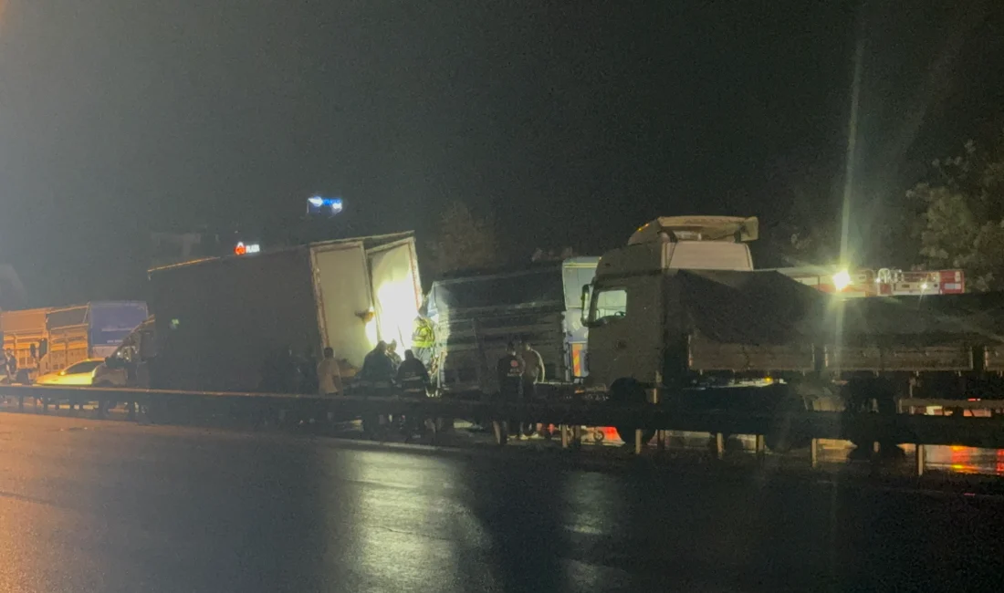 Kocaeli'nin Çayırova ilçesinde 1 kişinin hayatını kaybettiği zincirleme trafik kazasıyla