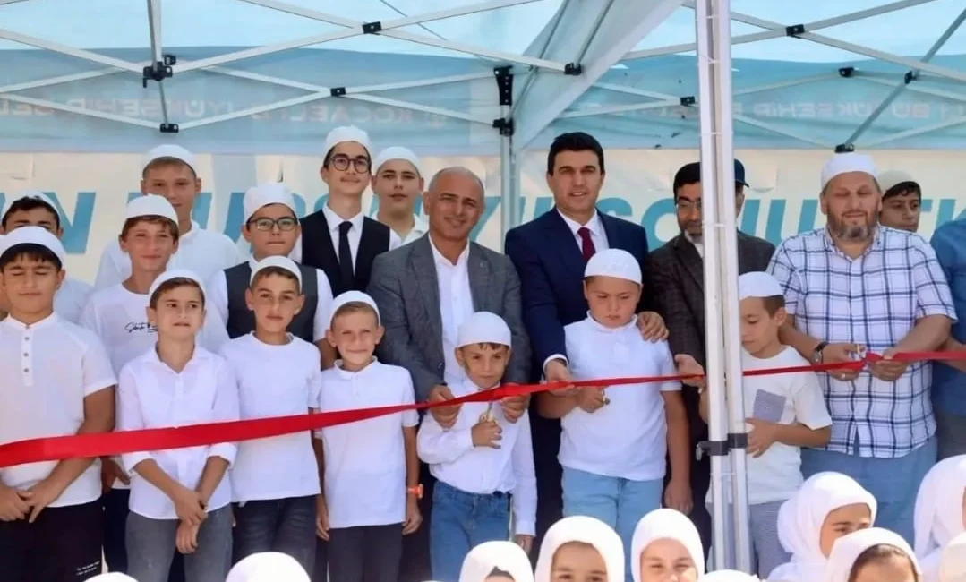 Körfez ilçesindeki Sevindikli Mahallesi'nde yaz dönemi Kur'an kursunu başarıyla tamamlayan