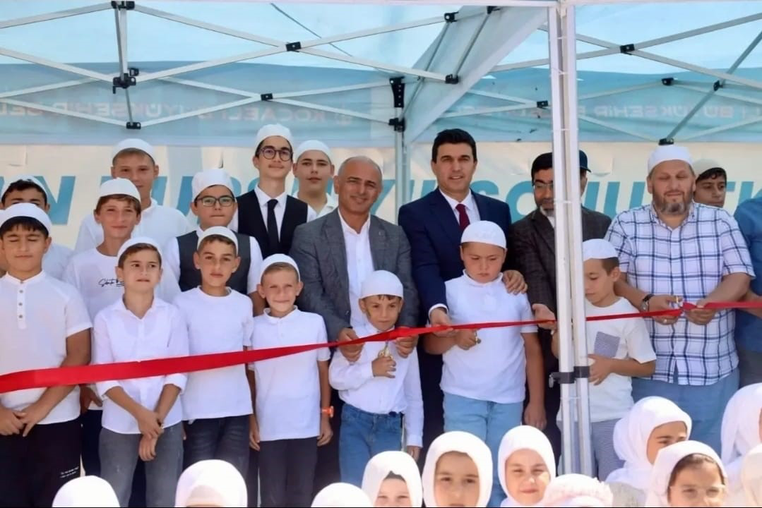 Körfez ilçesindeki Sevindikli Mahallesi'nde yaz dönemi Kur'an kursunu başarıyla tamamlayan