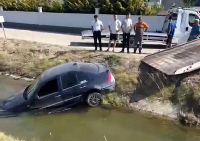 Bolu’nun Kasaplar Mahallesi’nde sabah saatlerinde meydana gelen trafik kazasında, sürücüsünün