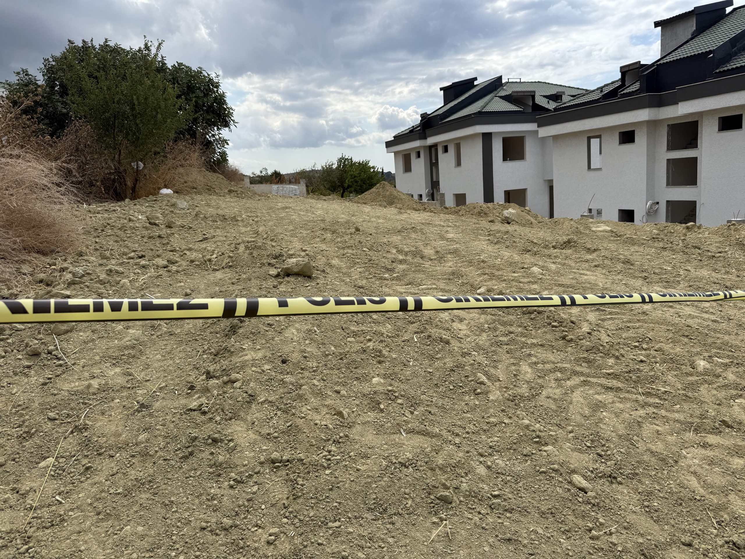  İstanbul Büyükçekmece'de cesedi boş bir villanın bahçesinde gömülü halde