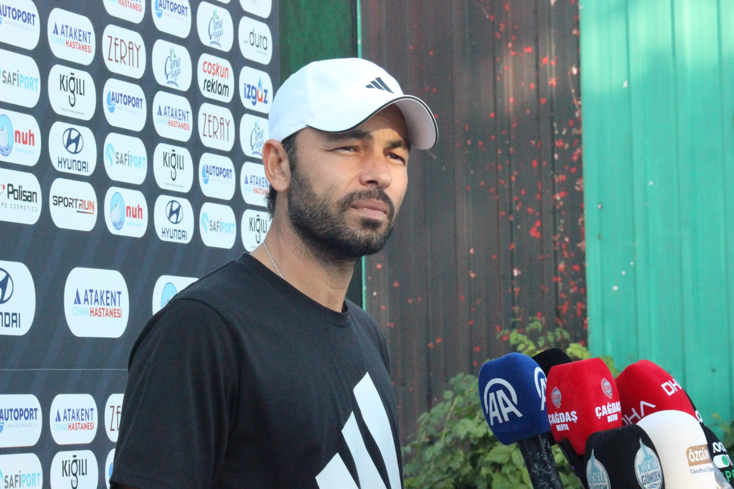 Kocaelispor Teknik Direktörü Selçuk İnan, "Artık rakiplerimizden üstün olma, maç