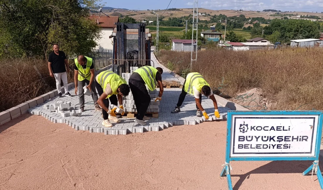 Kocaeli Büyükşehir Belediyesi, kırsal mahallelerdeki yolların kalitesini artırmak amacıyla başlattığı