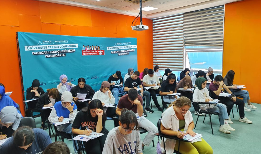 Darıca Belediyesi, eğitimde gençlerin geleceğe daha güçlü adımlar atmasına destek