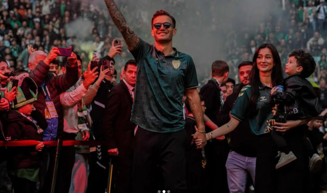 Kocaelispor'dan ayrılıp Trendyol 1. Lig ekibi Çorum FK'ya 2 yıllık