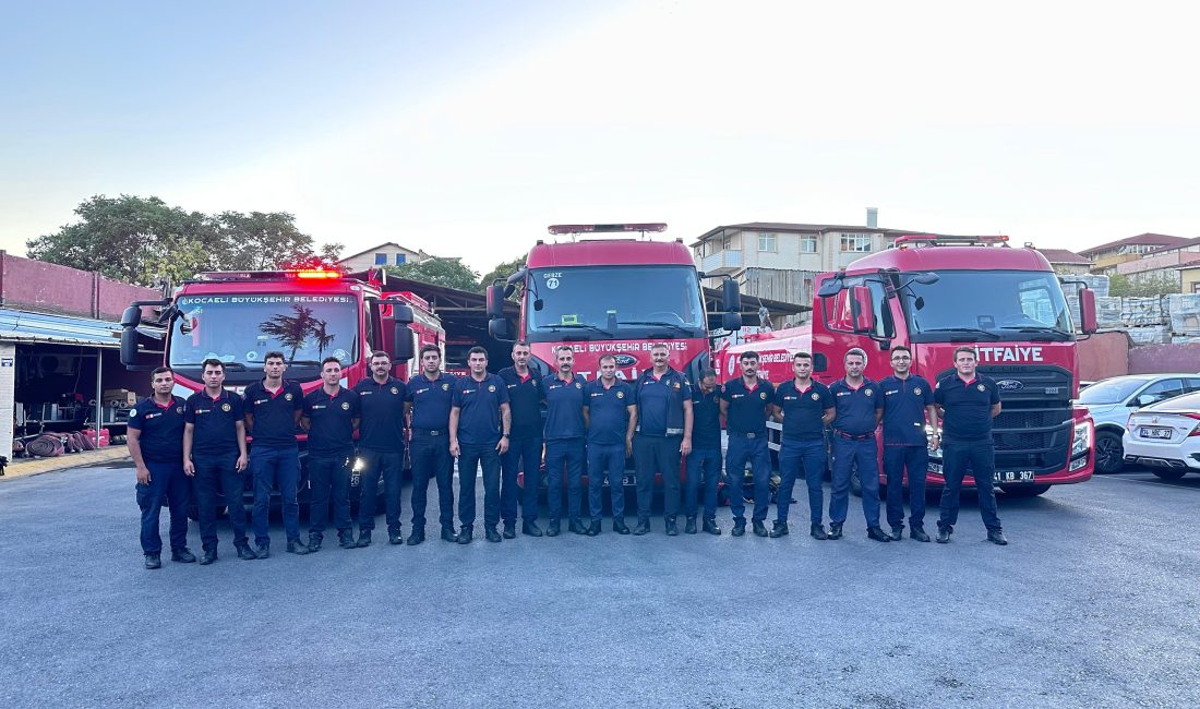 Kocaeli Büyükşehir Belediye Başkanı Doç.Dr. Tahir Büyükakın, Çanakkale'deki yangına müdahalede