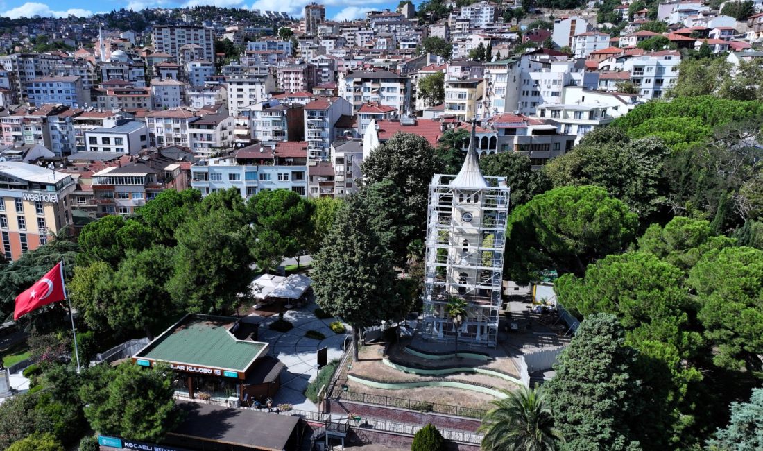 Kocaeli Büyükşehir Belediyesi, İzmit’in tarihi simgelerinden olan Saat Kulesi’nin restorasyonunu
