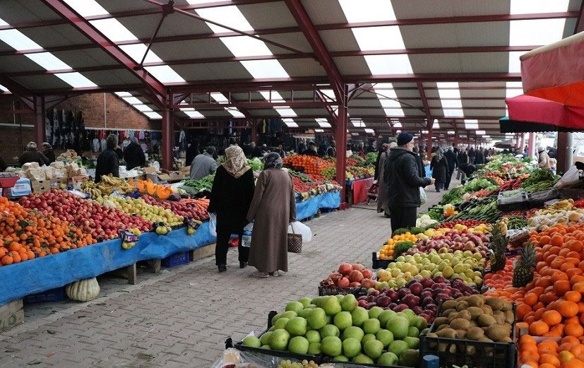 15 Ağustos’tan itibaren pazarlarda POS cihazı zorunlu hale geliyor. Vatandaşlar