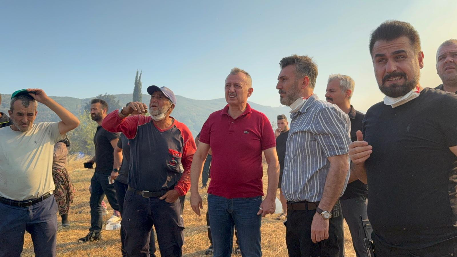 Karamürsel Suludere'de çıkan orman yangınına Kocaeli İtfaiyesi 3 uçak, 8