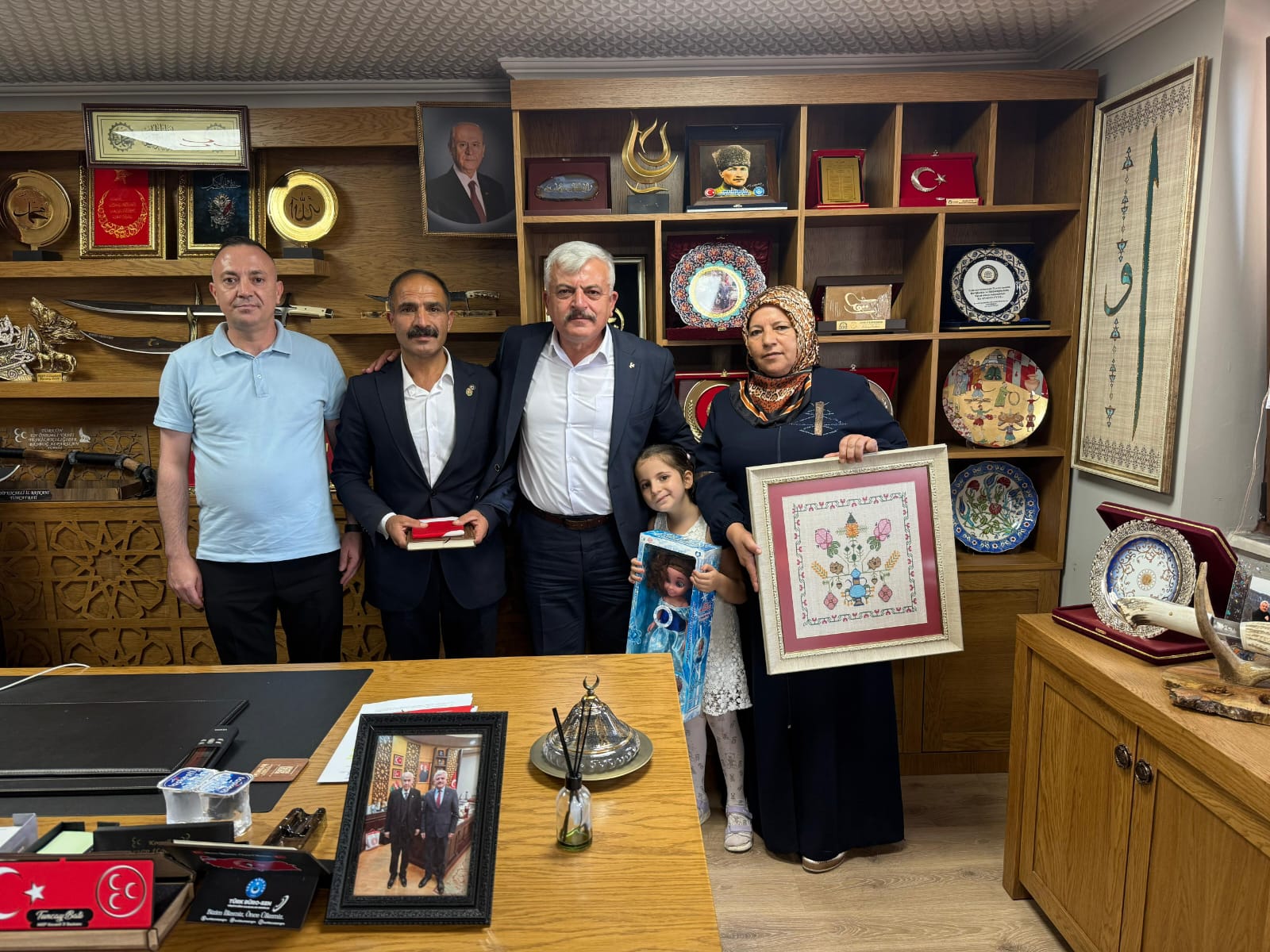 “Terörsüz Türkiye” mücadelesine destek veren şehit babası Mustafa Özavcı, Milliyetçi