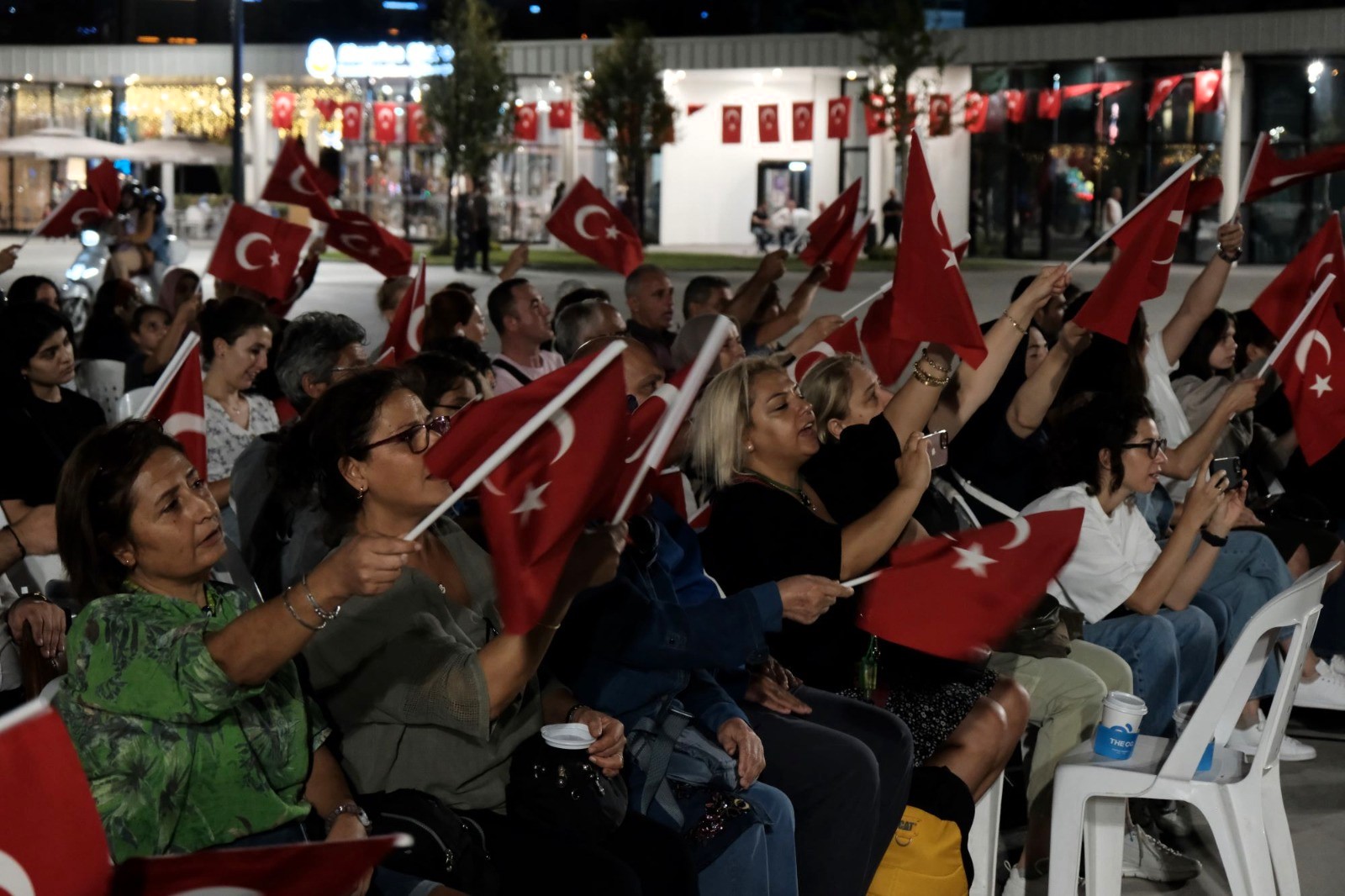 Büyükşehir Belediyesi, 30 Ağustos Zafer Bayramı kutlamalarını “Kahramanların İzinde” konseriyle