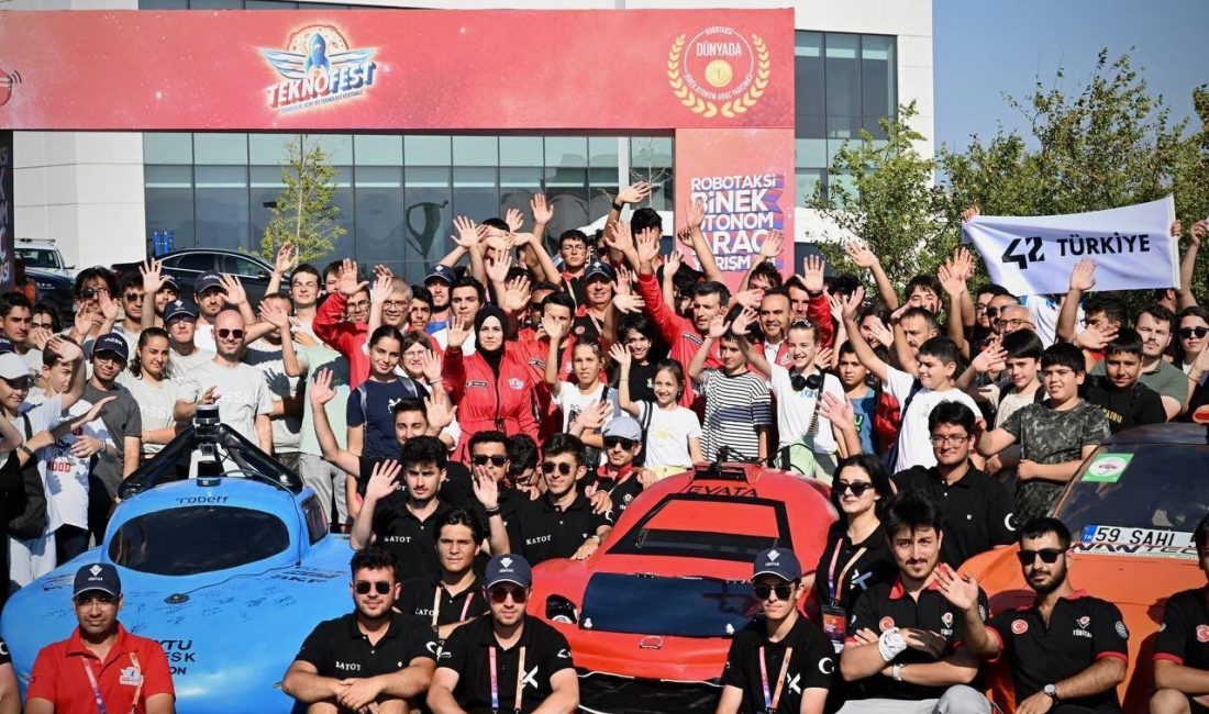 Kocaeli’nin Gebze ilçesindeki Bilişim Vadisi’nde düzenlenen Robotaksi Binek Otonom Araç