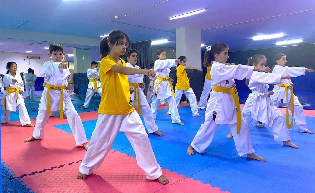 Başiskele’de bu yıl 5’incisi düzenlenen Yaz Spor Okulları’nda yaklaşık 3