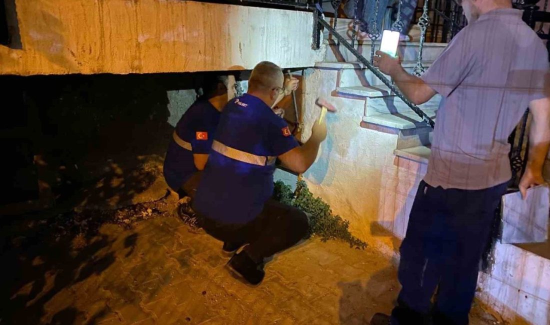 Kocaeli’nin Darıca ilçesinde, İSU ekiplerinin yaptığı altyapı çalışması sırasında doğal