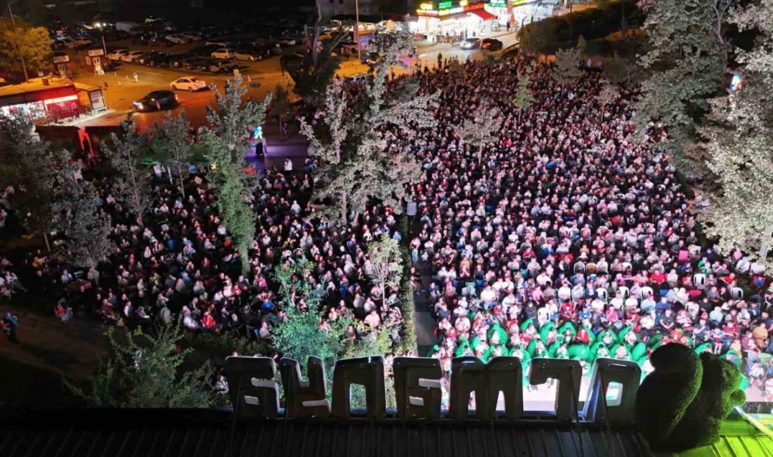 Kocaeli Büyükşehir Belediyesi, Ormanya Doğal Yaşam Parkı’nda düzenlediği Gece Sineması