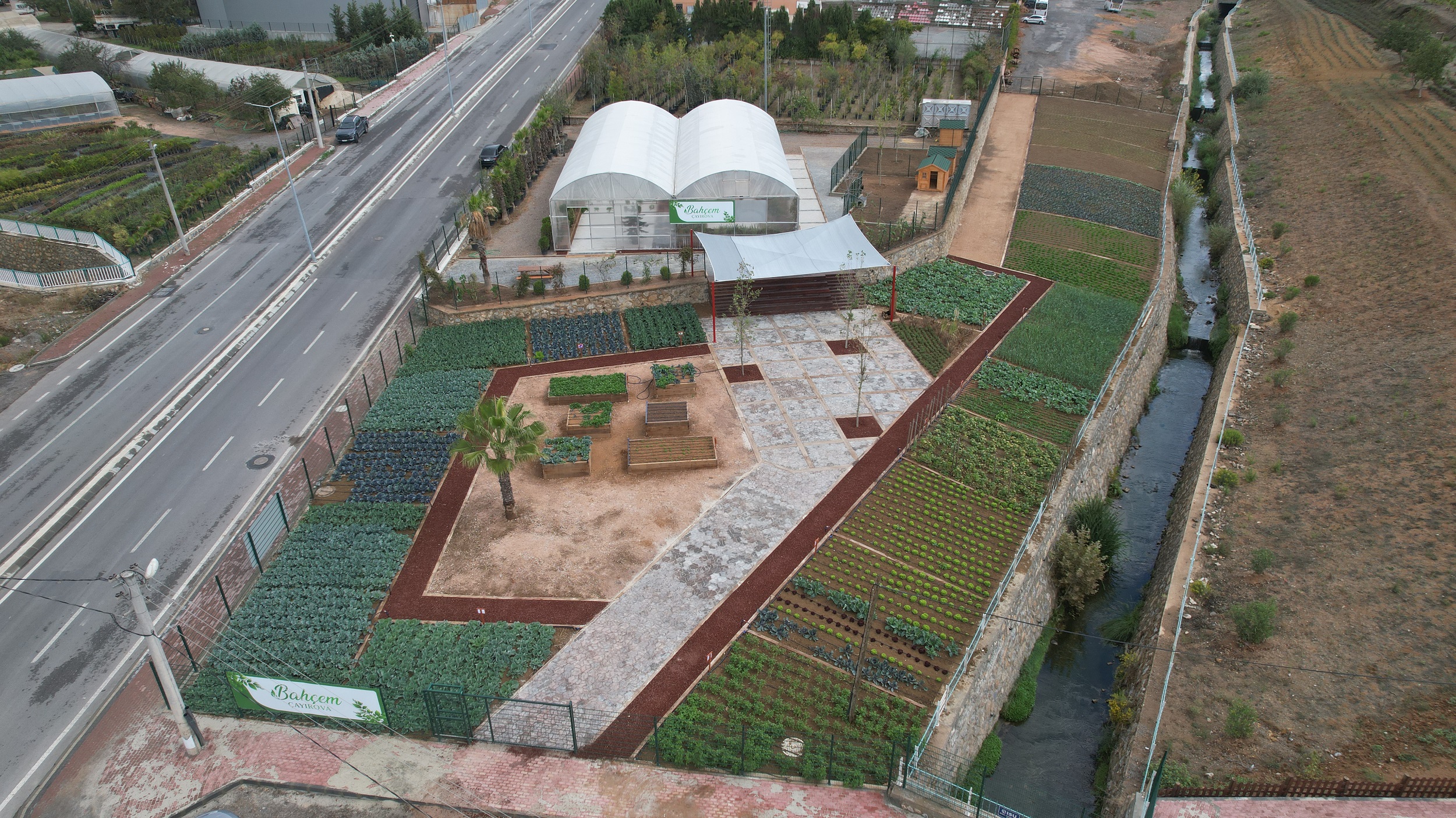 Çayırovalı ilçe halkının sosyalleşebileceği ve doğayla iç içe bir şekilde
