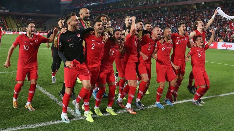 Belçika, FIFA dünya sıralamasının zirvesindeki yerini korurken, Türkiye 4 basamak