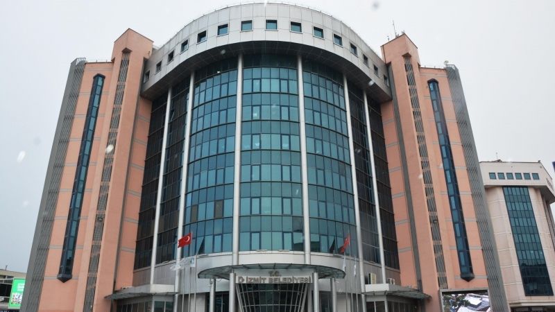 İzmit Belediyesi'nin bugün gerçekleştirillen Kasım ayı meclis toplantısında gündem maddelerinden