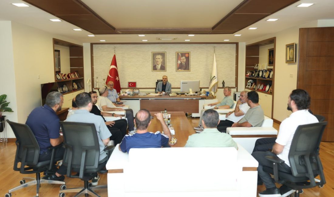 Çayırova Belediye Başkanı Bünyamin Çiftçi, ilçede faaliyet gösteren amatör spor