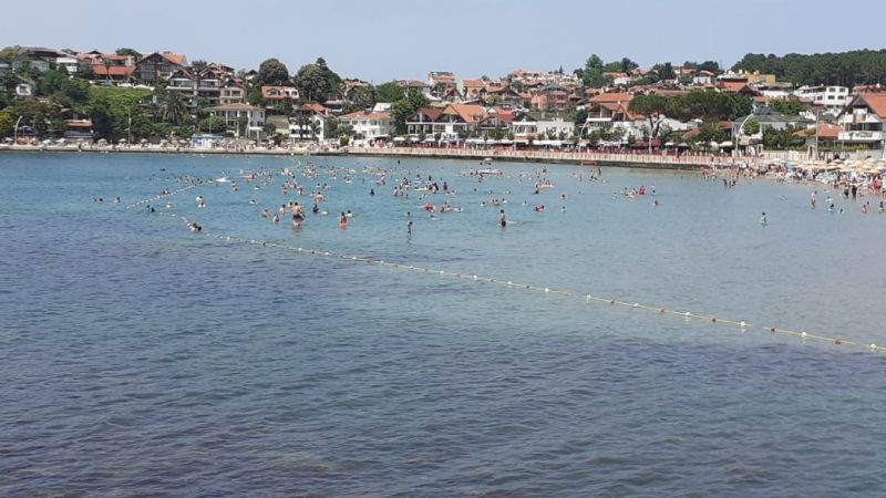 Karadeniz'in gözde yaz turizm merkezlerinden Kocaeli'nin Kandıra ilçesinde 28,3 derece
