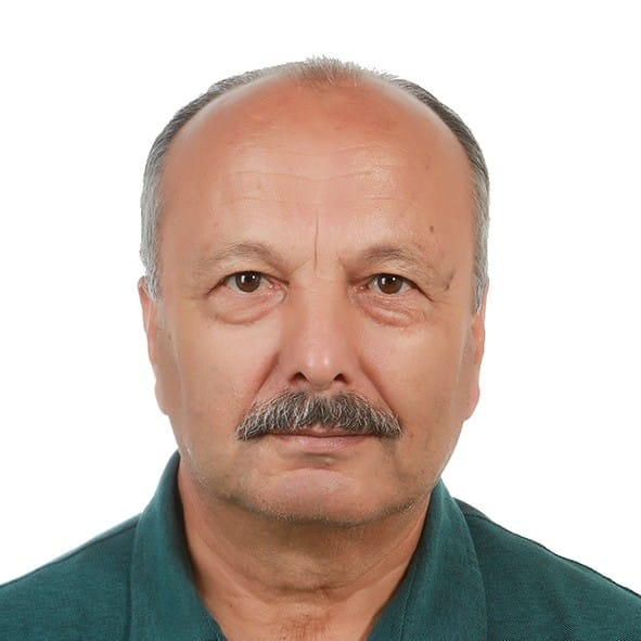 Kocaeli’nin İzmit ilçesinde karşıdan karşıya geçmek isteyen Emekli Yarbay Çetin