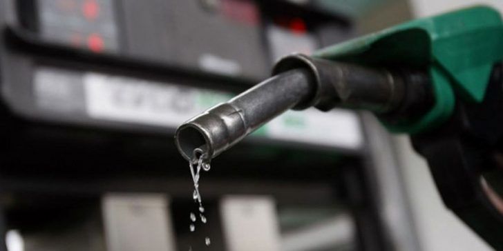 Geçtiğimiz günlerde 8 kuruş zam yapılan benzine yine zam geldi.