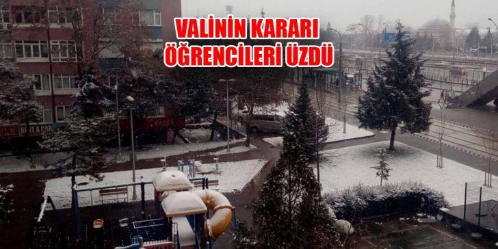 Kocaeli’de uzun zamandır beklenen kar yağışı, uzmanların tahminlerini boşa çıkarmadı.