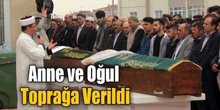 İstanbul’un Kartal ilçesinde otomobilin tur otobüsüne çarpması sonucu meydana gelen