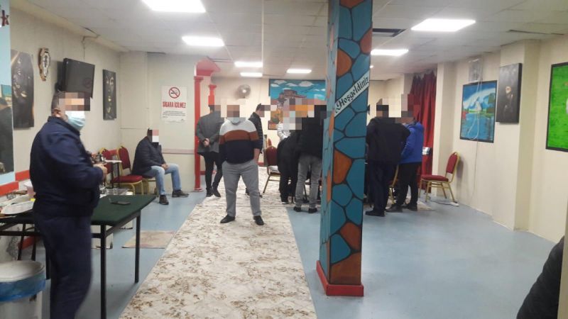 Kocaeli'nin Darıca ilçesinde kumar oynayan 17 kişiye, yeni tip koronavirüs
