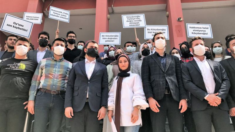 AK Parti Genel Merkez Gençlik Kolları Başkanlığı koordinesinde, üniversite sınavına