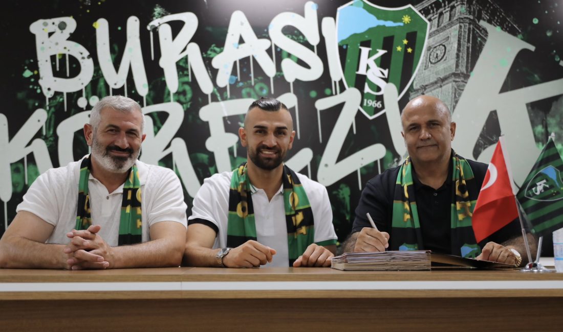 Kocaelispor, 33 yaşındaki golcü Serdar Dursun ile 1 yıllık sözleşme