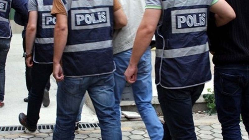 Karamürsel'de, park halindeki 4 motosikleti çaldığı belirlenen 6 kişi tutuklandı.