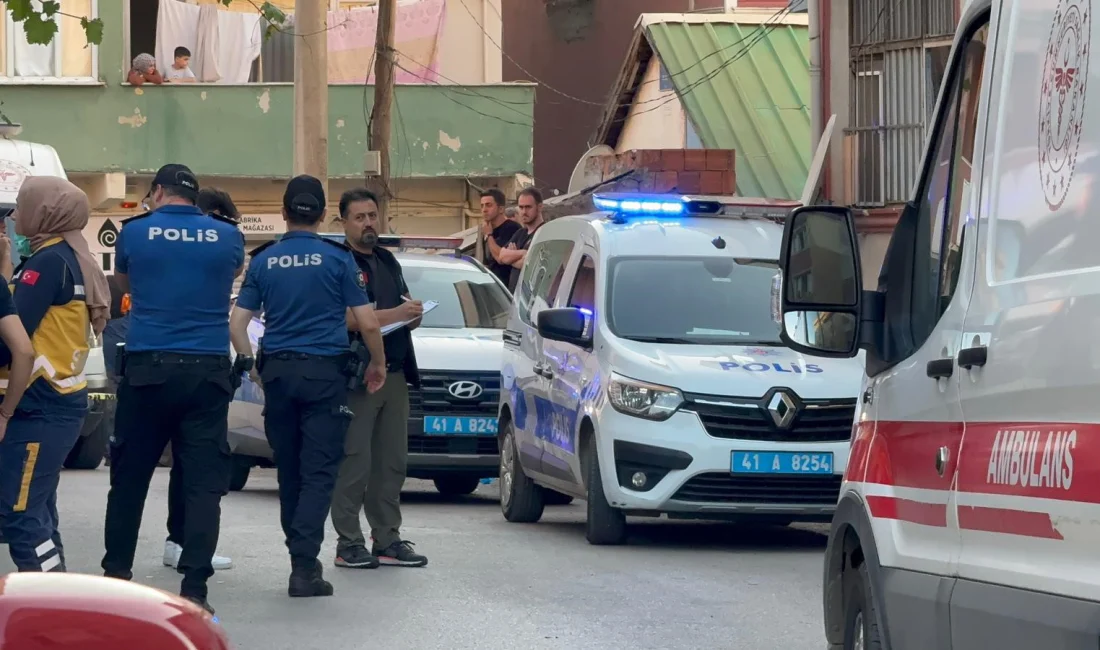 Kocaeli'nin Gebze ilçesinde, bir daireden yayılan kötü koku üzerine eve