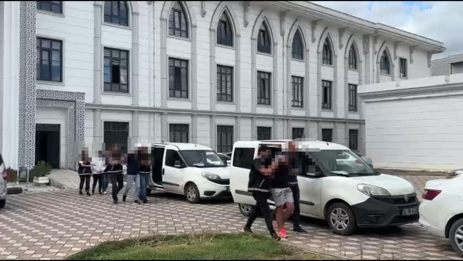 Kocaeli’de kız meselesi iddiasıyla çıkan kavgada 19 yaşındaki genci öldüren