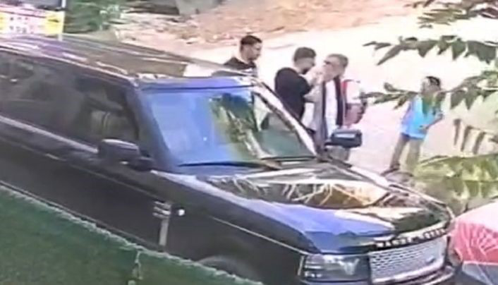 Kocaeli’nin Gebze ilçesinde çocukların gözü önünde babaya şiddet uygulayan şahsın,