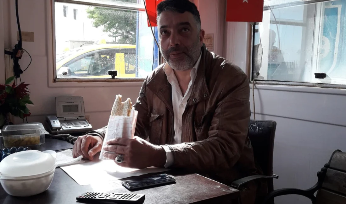 Beyoğlu'nda yolcu olarak aldığı kişi tarafından silahlı saldırıya uğrayan ve