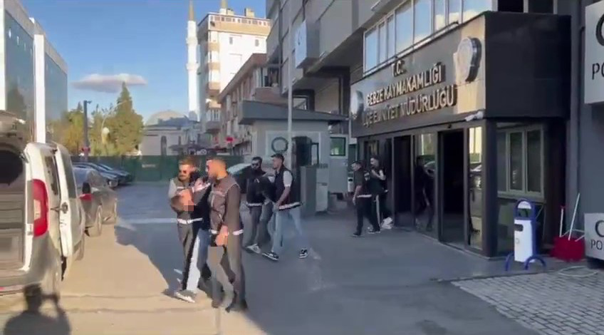 Kocaeli'de narkotik ekiplerince düzenlenen operasyonda yaklaşık 9,1 kilo uyuşturucu ele