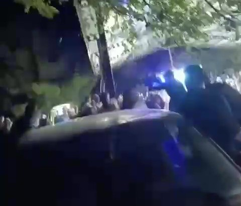 Denizli’nin Buldan ilçesinde düzenlenen nişan eğlencesince kız ve oğlan evi