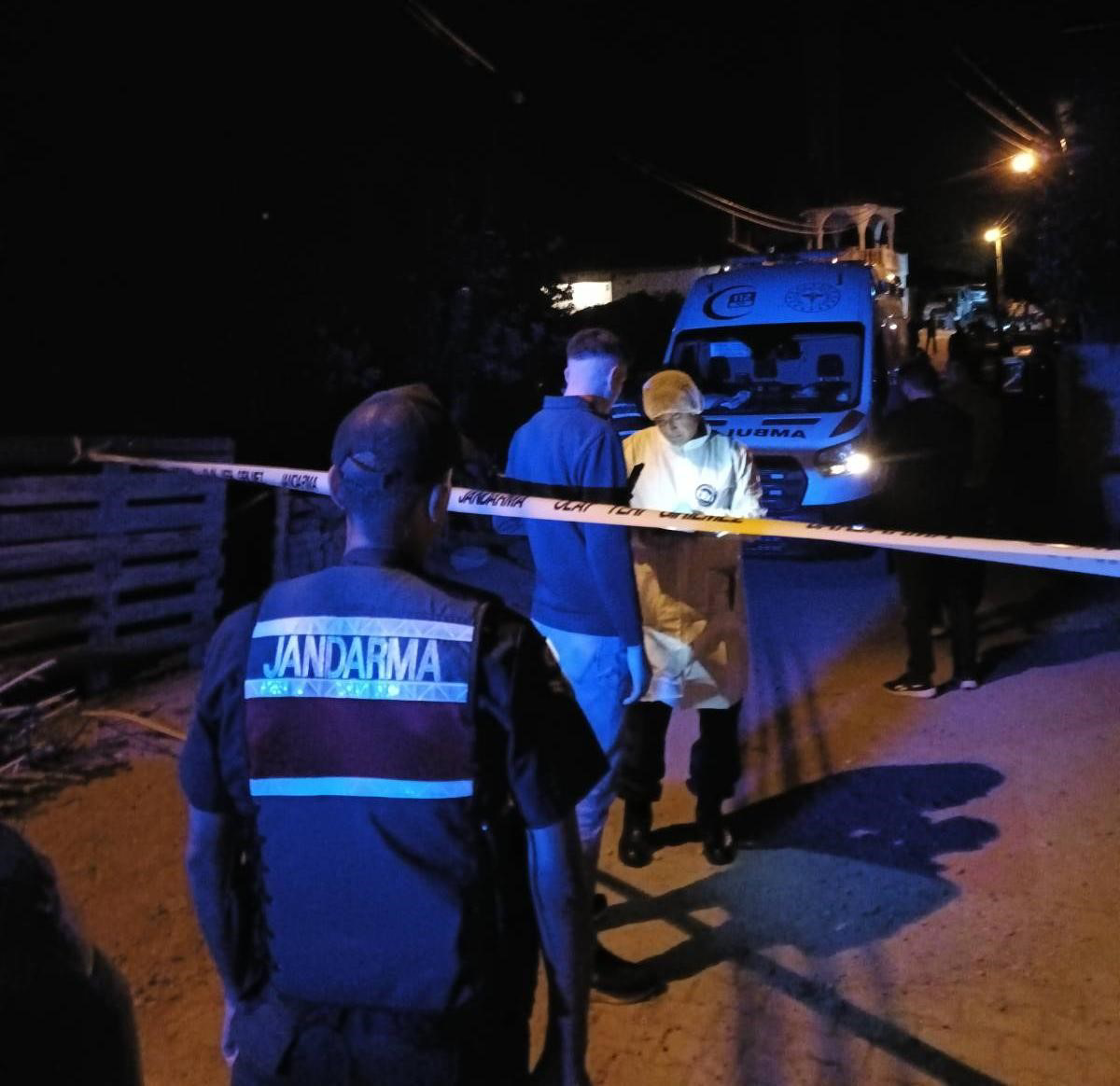 Kırşehir'in Akpınar ilçesinde bir şahıs, anne ve babasını bıçakla öldürdü,