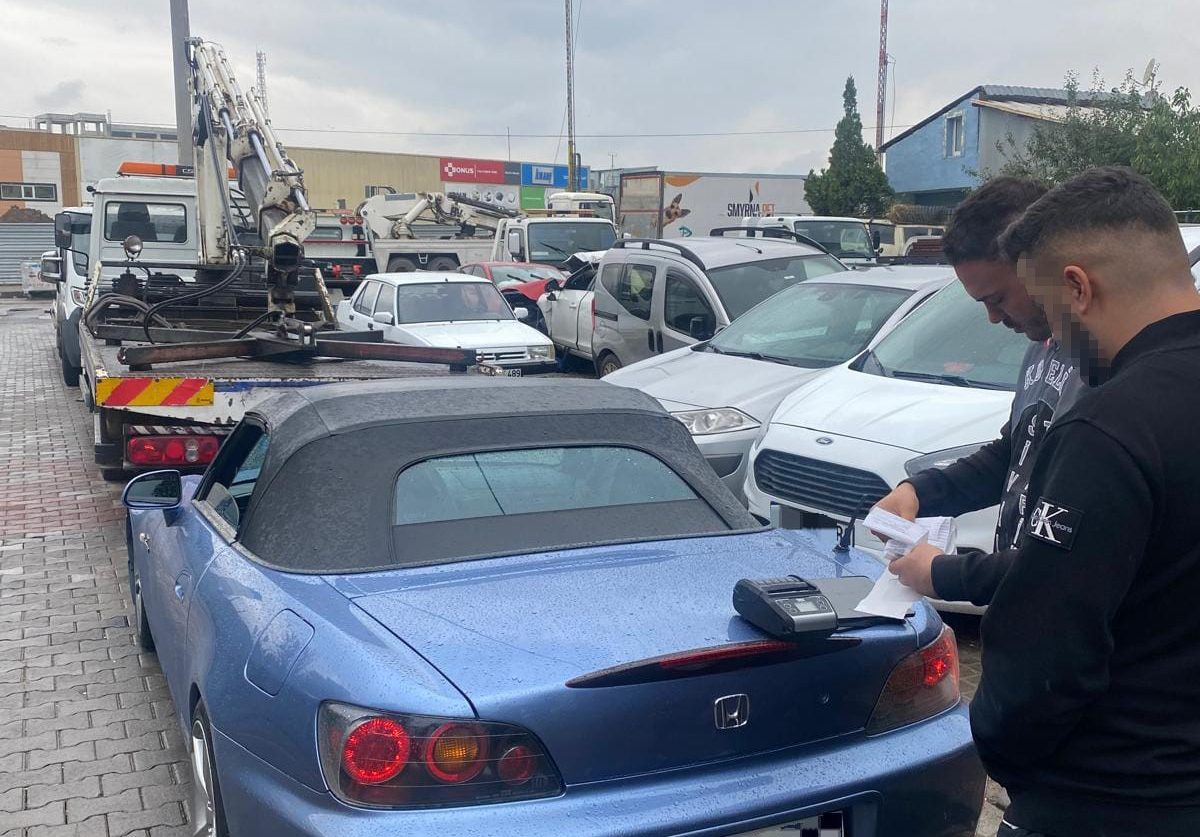 Kocaeli'de düğün konvoyunda D-130 karayolunu kapatıp drift atan sürücüye 50