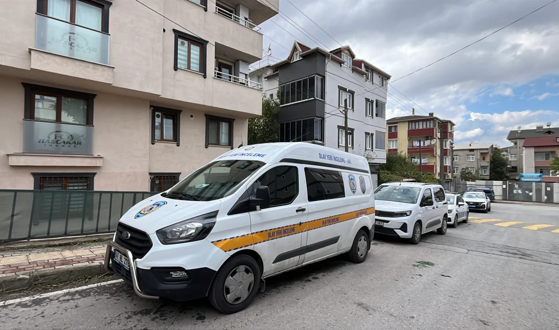 Kocaeli'nin Gebze ilçesinde evinde tabancayla vurulan 26 yaşındaki kadın hayatını